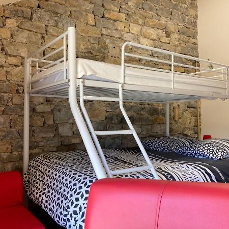 La Chambre Du Tonneau Montigny-sur-l'Ain Экстерьер фото