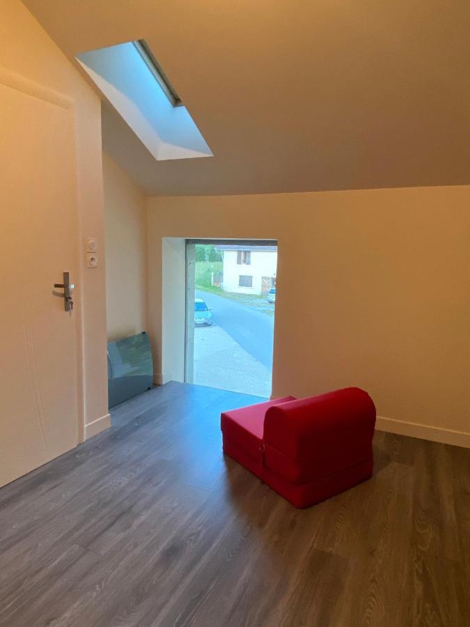 La Chambre Du Tonneau Montigny-sur-l'Ain Экстерьер фото